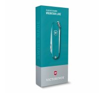 Kabatas nazis Victorinox Classic SD Mountain Lake 0.6223.23G — Šveices armijas nazis ar mazu asmeni, šķērītēm, nagu vīli, skrūvgriezi, pinceti, zobu bakstāmo