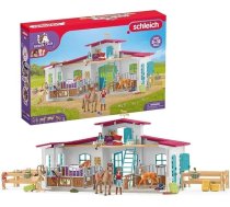 schleich Horse Club 42567 Zirgu stallis ar Hannu, Līzi, 3 zirgiem un daudziem aksesuāriem, lieliska dāvana meitenēm un zēniem, zirgu rotaļlieta bērniem no 5 gadu vecuma, 116 detaļu komplekts