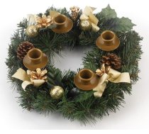 Tradicionālais priežu čiekuru adventes vainags