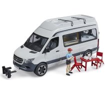 Bruder 02672 – Mercedes-Benz Sprinter kempinga autobuss ar vadītāju, kempinga piederumu komplektu un traukiem – kempinga autobuss, transportlīdzeklis