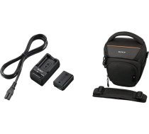 Sony ACC-TRW akumulatora piederumu komplekts ar BCT-RW lādētāju un NPFW50 W sērijas Li akumulatoru (piemērots A6000 sērijas, A7 sērijas un RX10 sērijas kamerām) un LCS-AMB kameras futrālis Sony Alpha kamerai