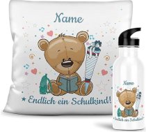 Dāvanu komplekts ar dzēriena pudeli un spilvenu – „Beidzot skolnieks“ – zēniem – personalizējams ar izvēlētu vārdu – dāvana skolēnam – spilvens balts, poliesters – pudele balta, 600 ml