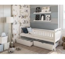 Bērnu gulta Terry ar stelāžu Guļamvietas platums: 80 cm, Guļamvietas garums: 160 cm, Platums: 87 cm, Garums: 168 cm, Augstums: 85 cm, Augstums no grīdas līdz matracim: 29 cm, Ar resti: 1, Ar barjeru: 1, Ar veļas kasti: 1, Guļamvietu skaits: 1, stelāžas tips: koka, Izgatavošanas materiāls: dabīgs koks (priede), Maksimālais noslogojums: 100 kg, Krāsa: balts