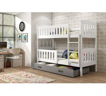 Bērnu gulta Kubus Bunk White ar stelāžām Guļamvietas platums: 80 cm, Guļamvietas garums: 190 cm, Platums: 87 cm, Garums: 196 cm, Augstums: 154 cm, Ar resti: 1, Ar barjeru: 1, Ar veļas kasti: 1, Guļamvietu skaits: 2, Matrača apraksts: Putas (porolons), Korpusa krāsa: balts, Elementu krāsa: grafīts, Izgatavošanas materiāls: dabīgs koks (priede)