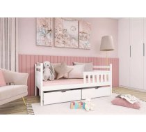Bērnu gulta Emma Classic ar stelāžu Guļamvietas platums: 80 cm, Guļamvietas garums: 160 cm, Platums: 87 cm, Garums: 168 cm, Augstums: 85 cm, Augstums no grīdas līdz matracim: 29 cm, Ar resti: 1, Ar barjeru: 1, Ar veļas kasti: 1, Guļamvietu skaits: 1, stelāžas tips: koka, Izgatavošanas materiāls: dabīgs koks (priede), Maksimālais noslogojums: 100 kg, Krāsa: balts