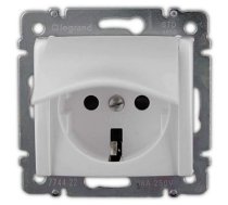 VALENA Kontaktligzda a/z un nosegv. 2P+E 16A IP20 balts Legrand 774422