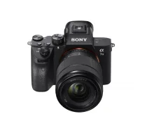 Sony A7 III systemkamera + 28-70mm OSS II objekts