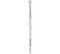 wet n wild Essential Brushes eye shadow brush for women 1 (0158547)