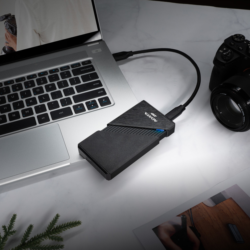 Adata SE920 product photo