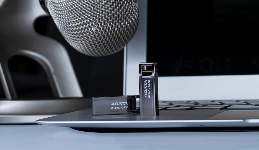 Adata UR340 product photo