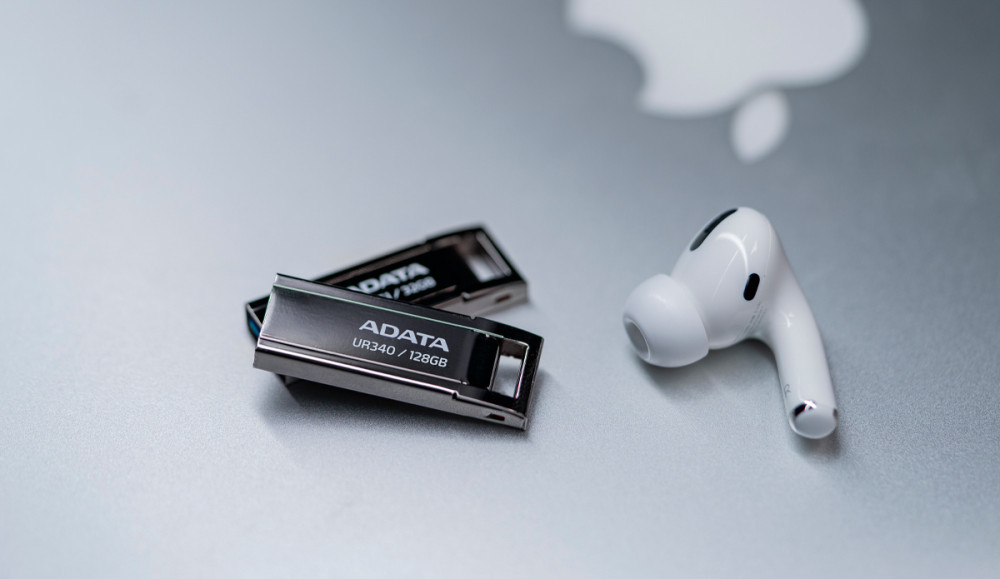 Adata UR340 product photo