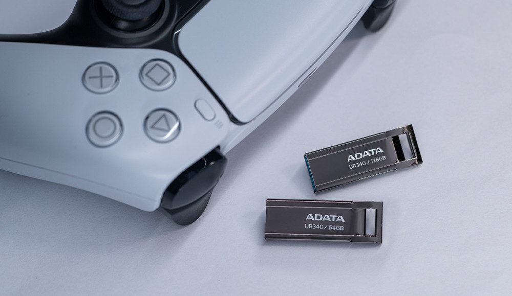 Adata UR340 product photo