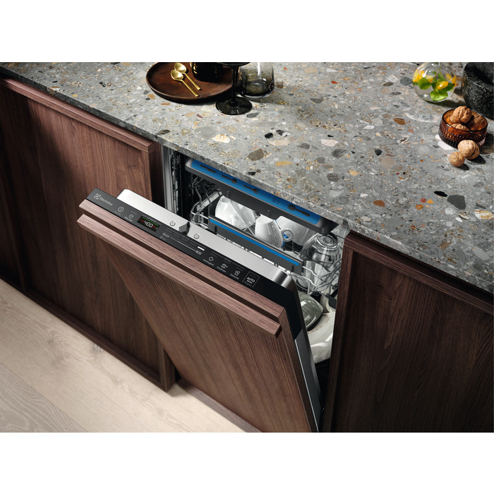 Electrolux EEM63301L product photo