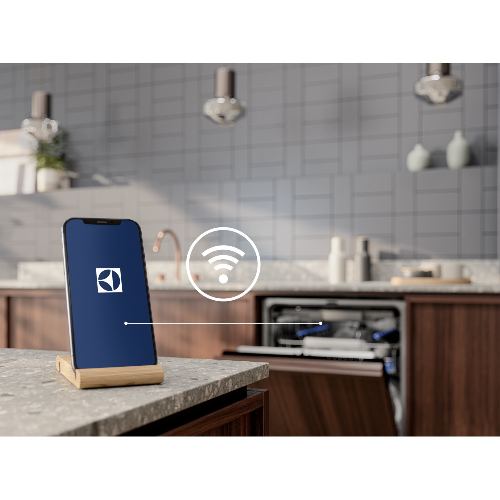 Electrolux EEM69410W product photo