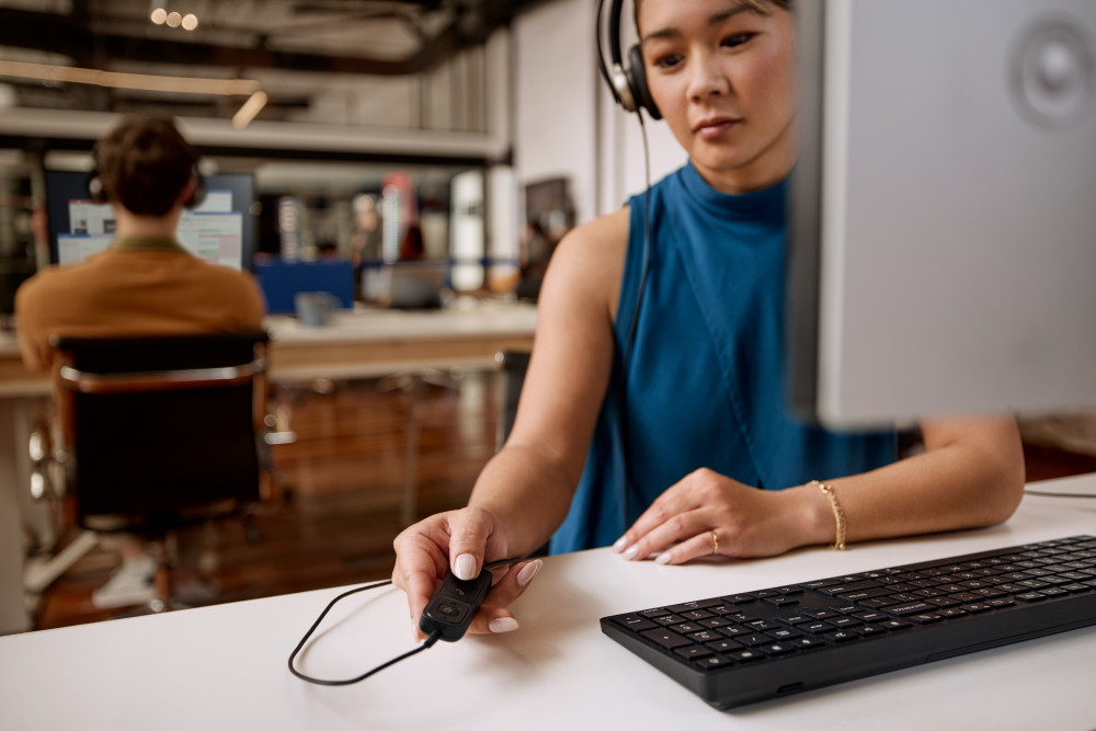 HP Poly Mission 815 product photo