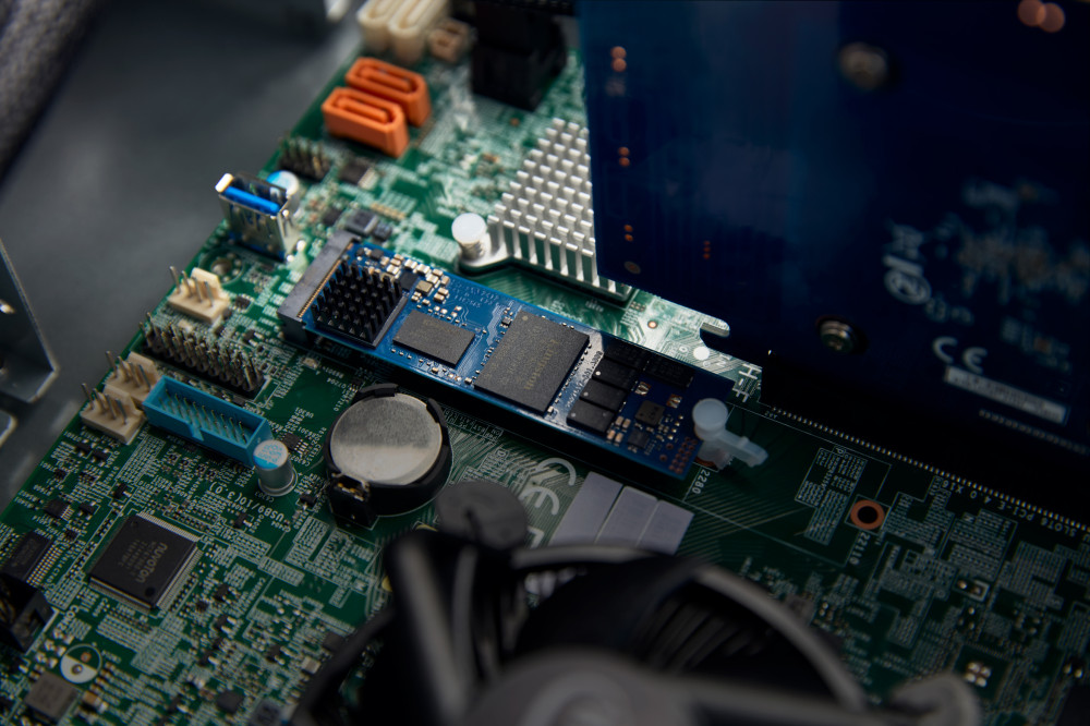 Kingston DC2000B product photo