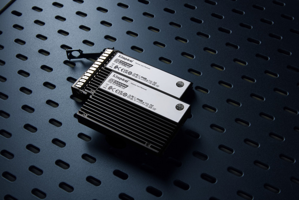 Kingston DC3000ME product photo