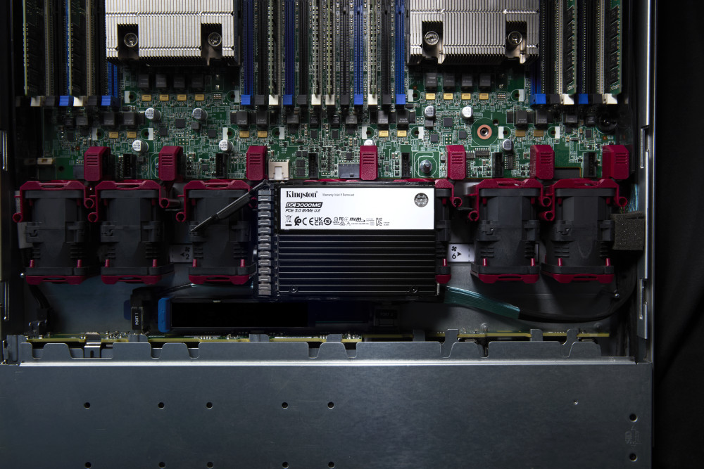 Kingston DC3000ME product photo