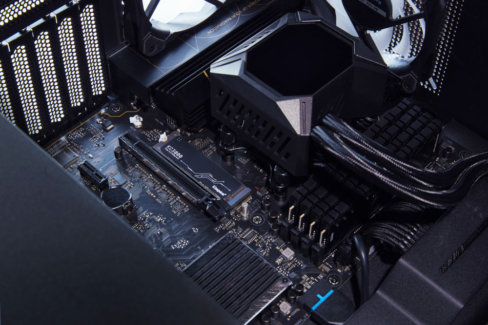 Kingston KC3000 product photo