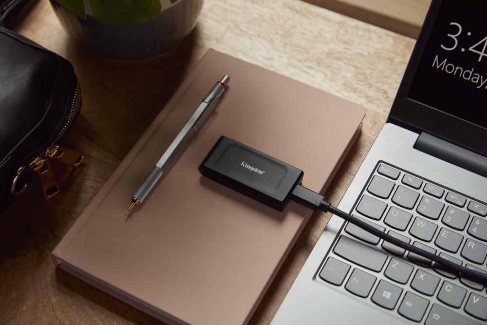 Kingston XS1000 product photo