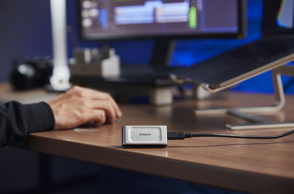 Kingston XS2000 product photo