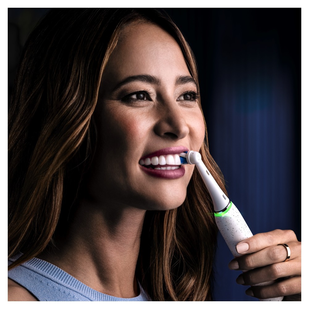 Oral-B iO Series 10 product photo