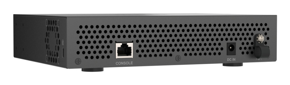 Qnap QSW-L3208-2C6T product photo