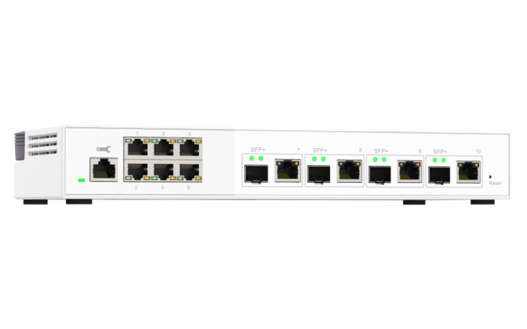 Qnap QSW-M2106-4C product photo