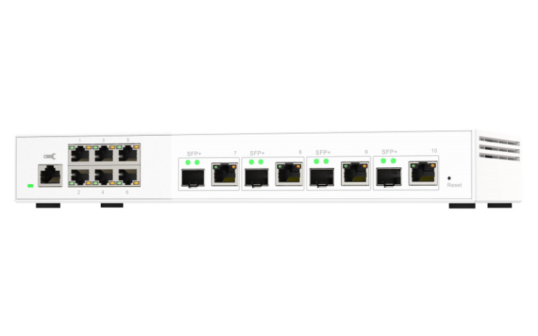 Qnap QSW-M2106-4C product photo