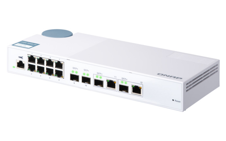 Qnap QSW-M408-2C product photo