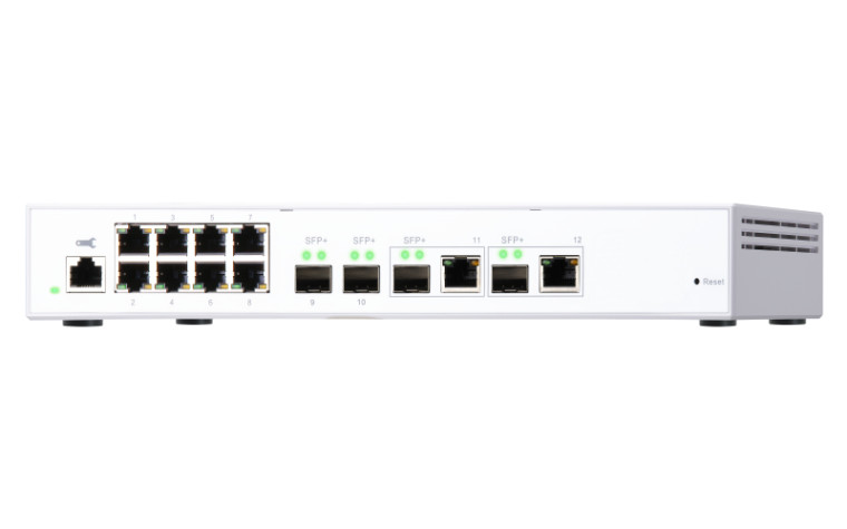 Qnap QSW-M408-2C product photo