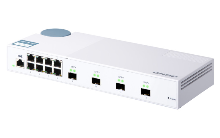 Qnap QSW-M408S product photo