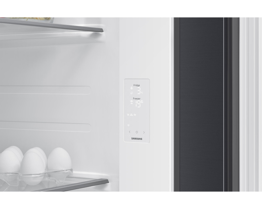 Samsung RS70F64KEFEO product photo